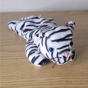 - Ty Beanie Baby Blizzard the white tiger .